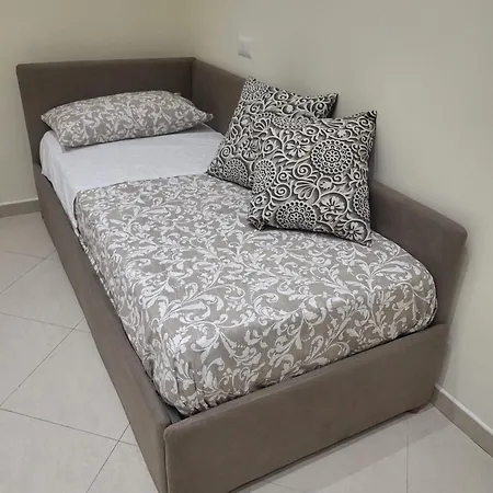 Re Umberto 311 * Neapel