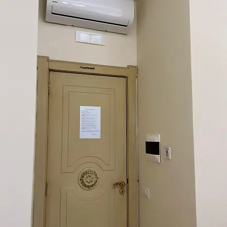 Re Umberto 311 * Неаполь