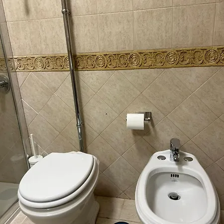 Re Umberto 311 Апартаменты *